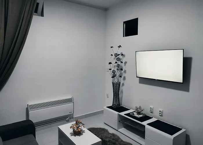 Katy Σρέμσκα Μιτρόβιτσα