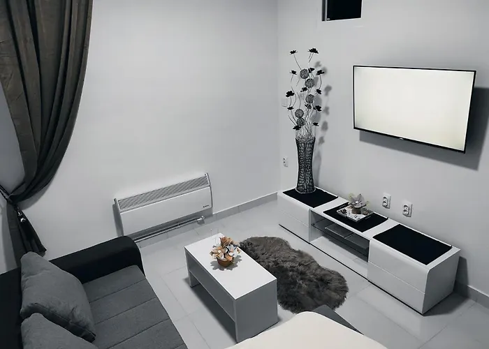 Katy Διαμέρισμα Σρέμσκα Μιτρόβιτσα