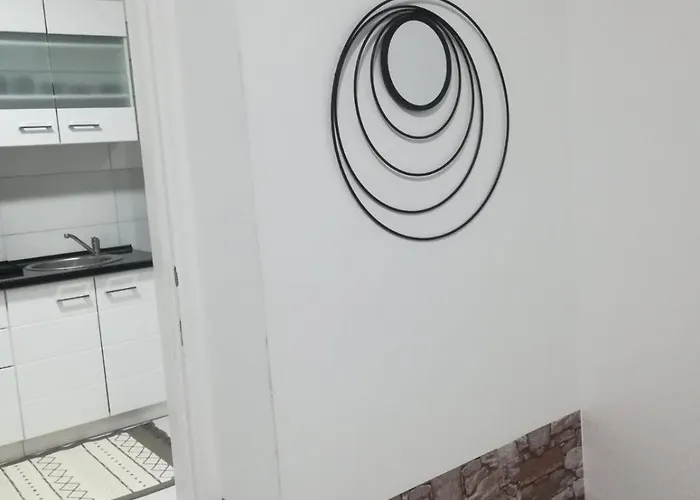 Katy * Σρέμσκα Μιτρόβιτσα