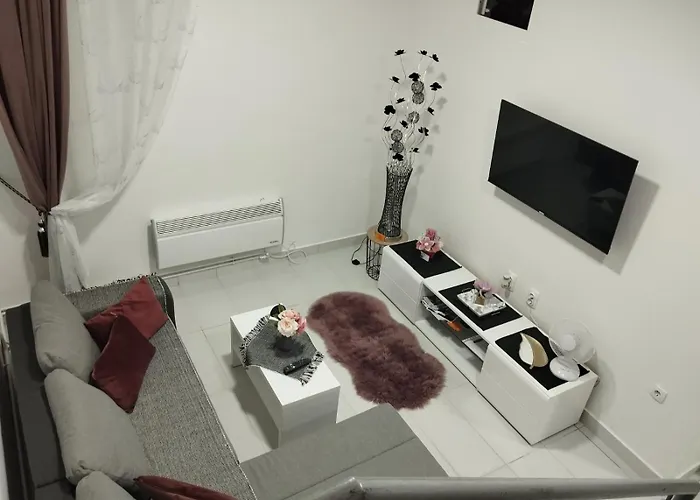 Katy Σρέμσκα Μιτρόβιτσα